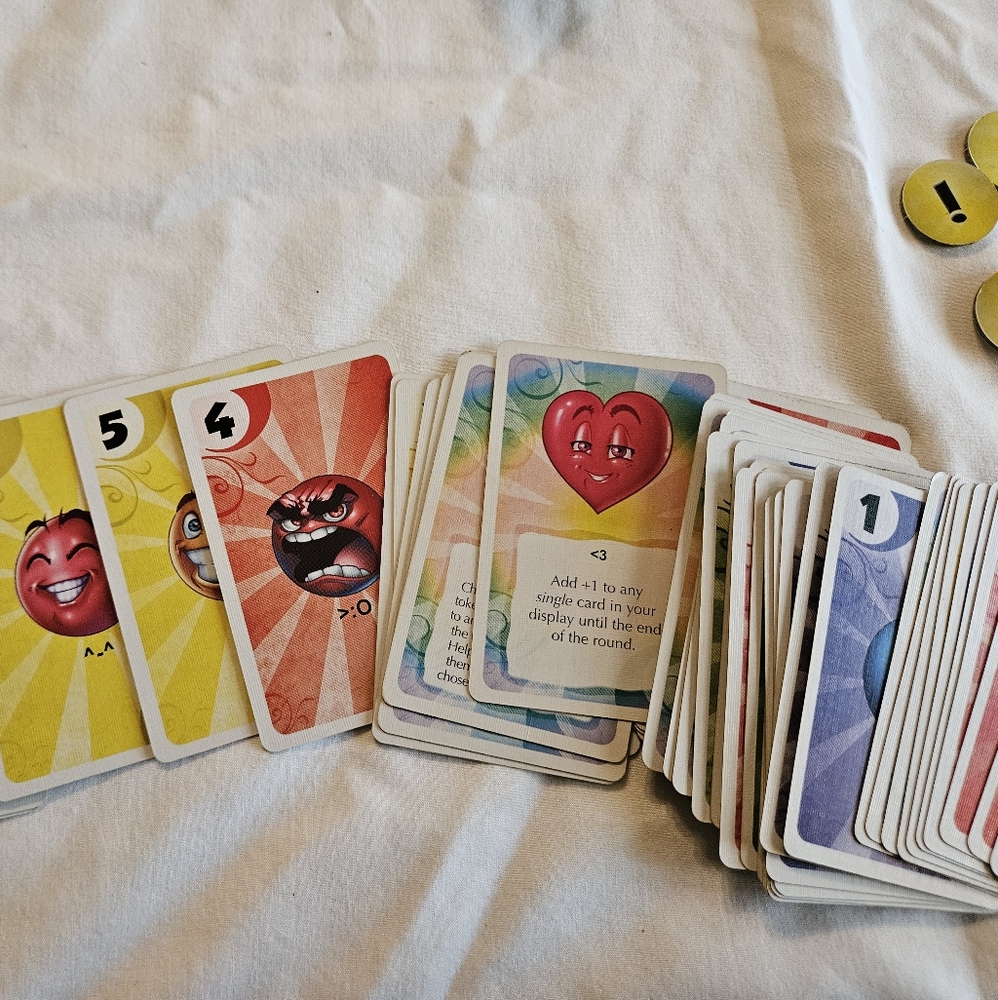 Free if added to a bundle! Smiley Face: a Family Game for 4 to 8 players - Picture 7 of 7